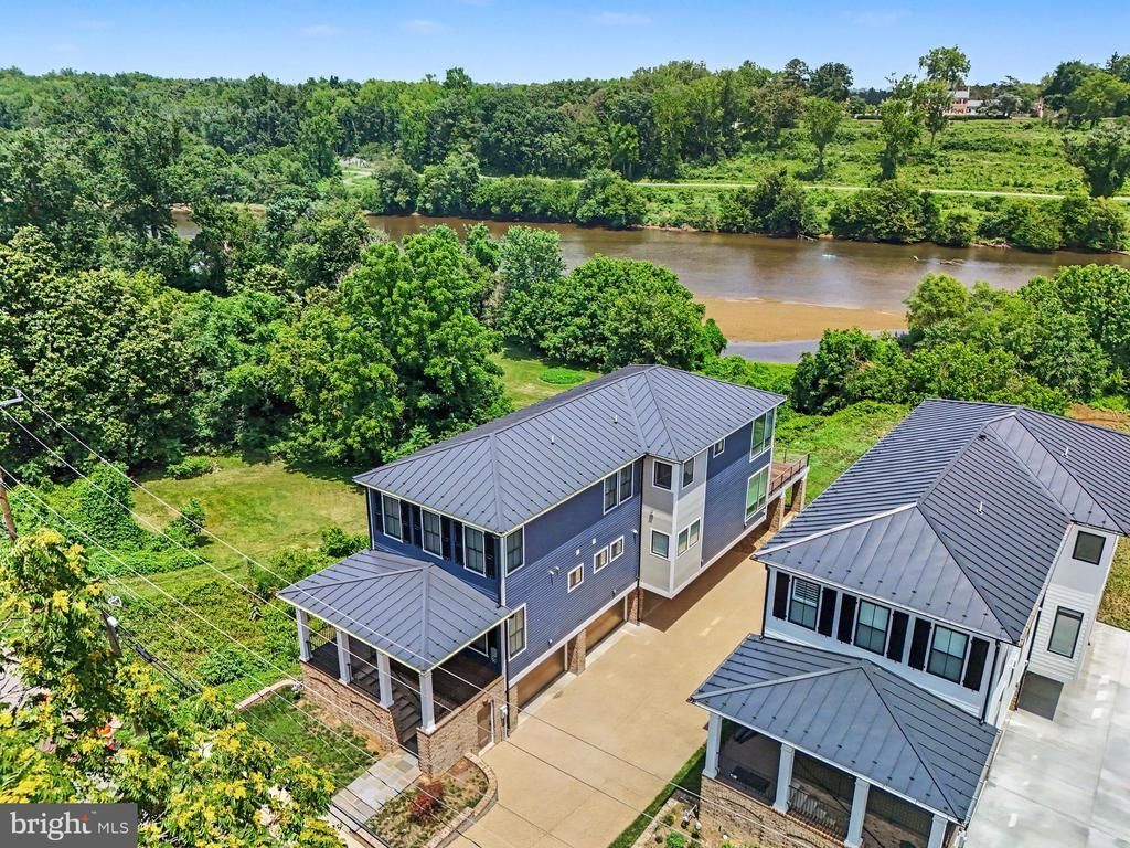 1119 Sophia Street: Fredericksburg's Premier Riverfront Residence Where Luxury, History, and Nature Meet Photo